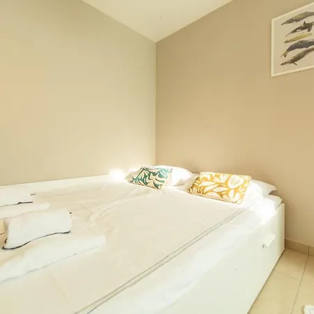 Goya In With Private Pool * Ares