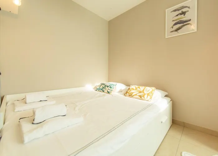 Goya In With Private Pool * Ares